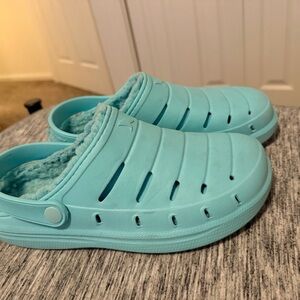 Light Blue Fleece-Lined Clogs